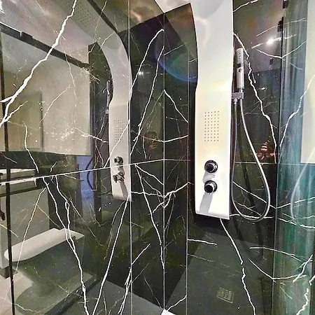 Apartment Jade Exclusives In Americas